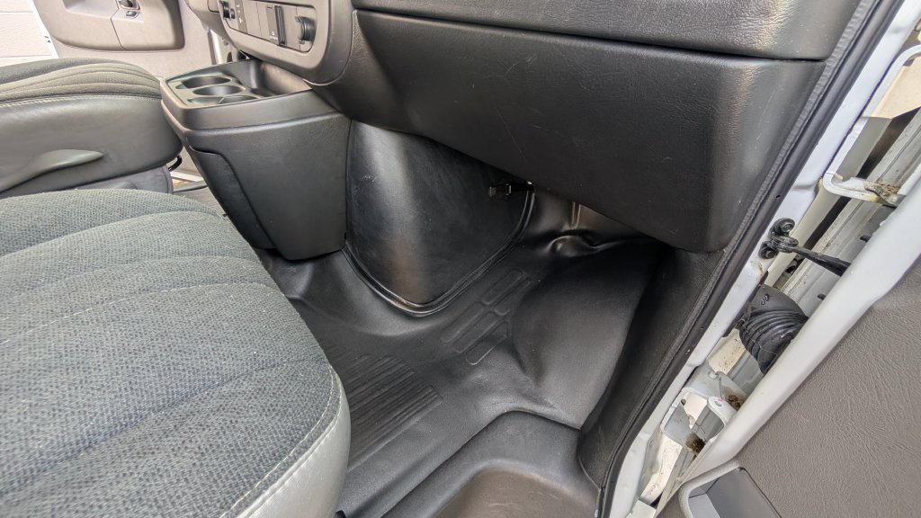 Used 2025 GMC Savana 2500 w/ Driver Convenience Package RWD image 16