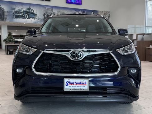 New 2025 Toyota Highlander Limited image 4