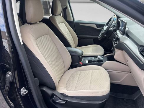 Used 2022 Ford Escape SE w/ Cold Weather Package image 15