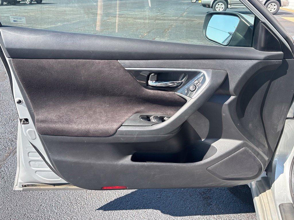 Used 2013 Nissan Altima 2.5 S FWD image 7