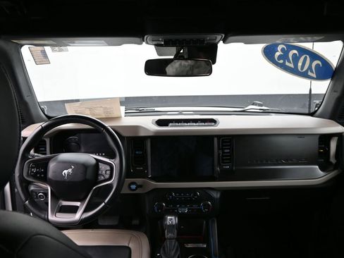 Used 2023 Ford Bronco Wildtrak image 29