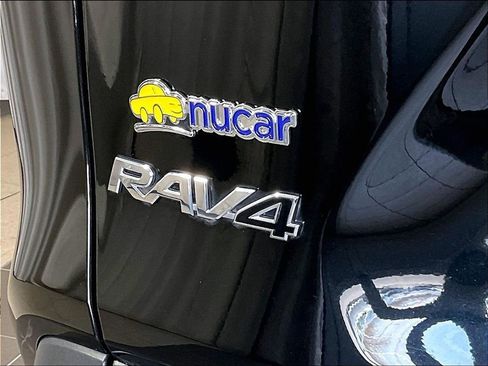 Used 2021 Toyota RAV4 LE AWD/4WD image 28