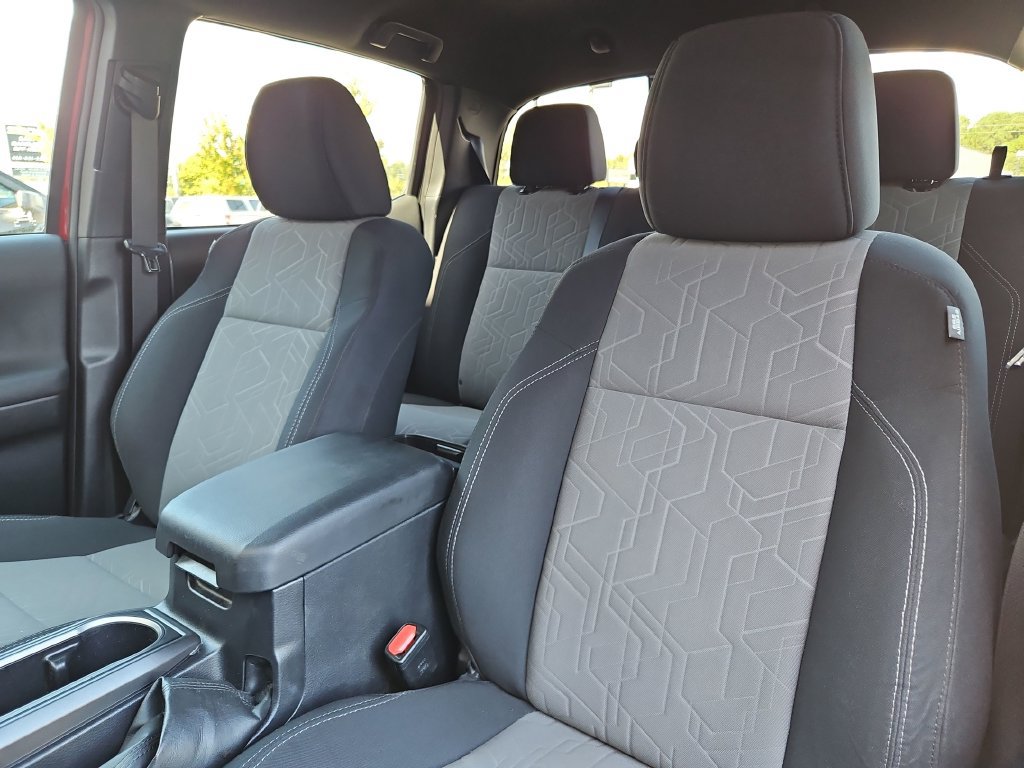 Used 2021 Toyota Tacoma TRD Off-Road w/ Technology Package AWD/4WD image 23