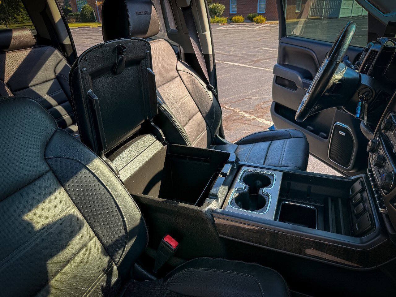 Used 2015 GMC Sierra 2500 Denali w/ Duramax Plus Package AWD/4WD image 38