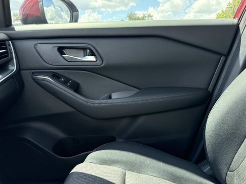 Used 2026 Nissan Rogue SV FWD image 27