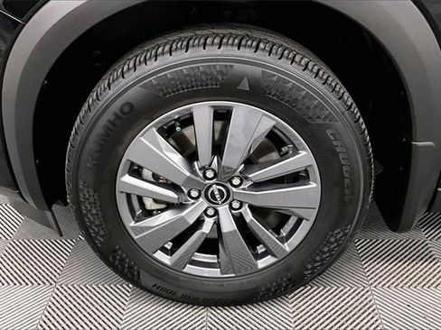 Used 2024 Nissan Pathfinder S image 8