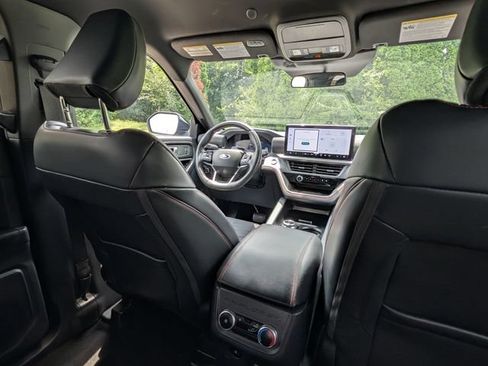Used 2025 Ford Explorer ST-Line AWD/4WD image 38