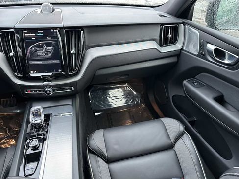 Certified 2024 Volvo XC60 T8 Ultimate w/ Climate Package image 18