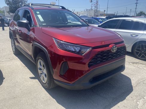 Used 2021 Toyota RAV4 LE w/ Carpet Mat Package (TMS) FWD image 7