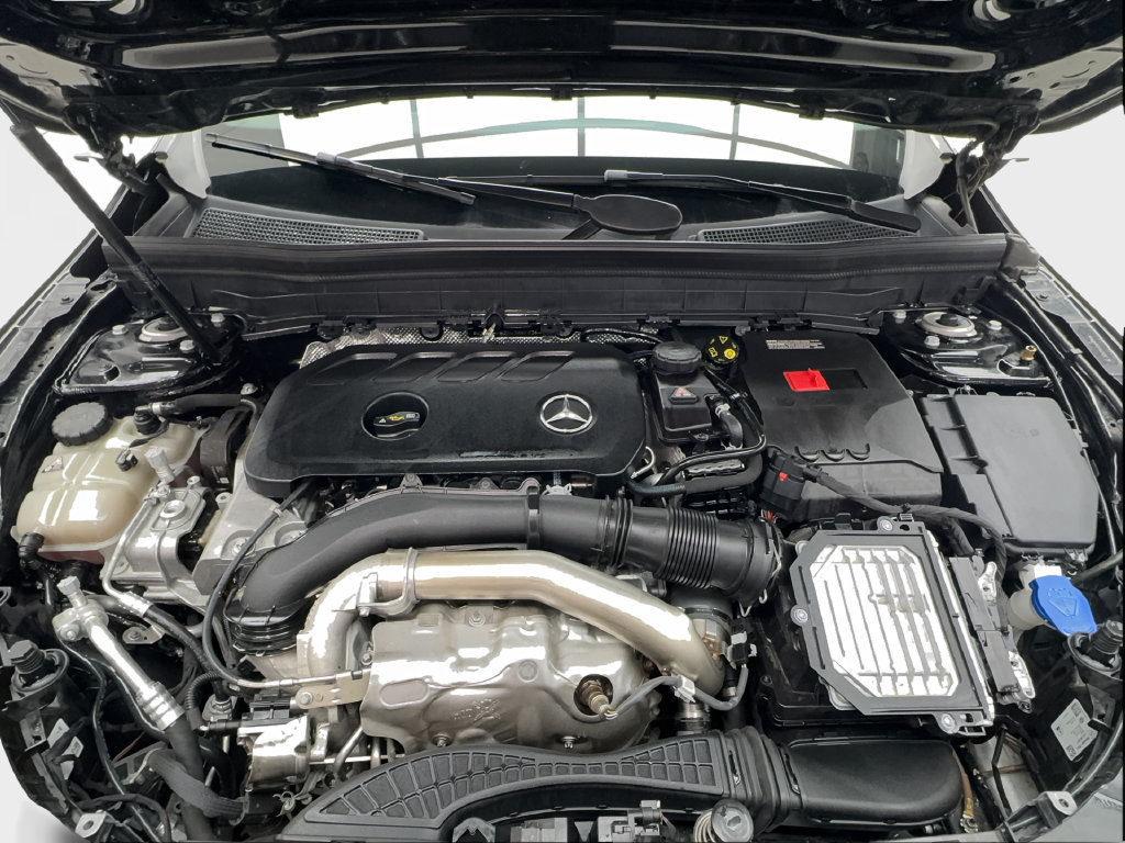 Used 2025 Mercedes-Benz GLB 250 4MATIC image 20