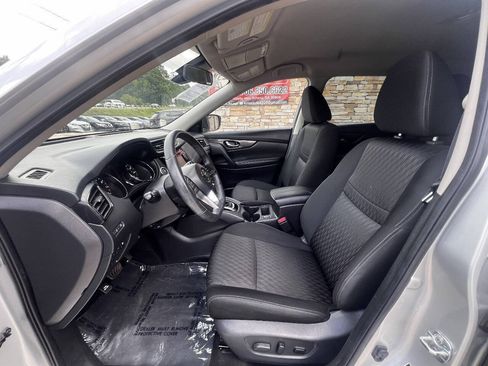 Used 2019 Nissan Rogue SV FWD image 16