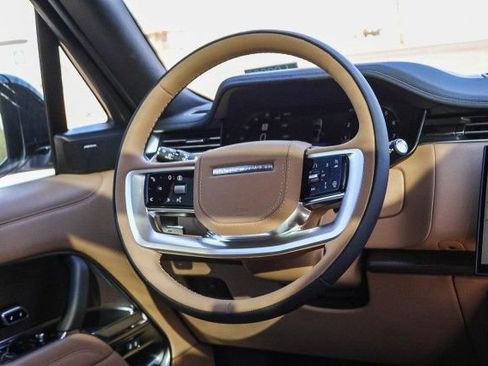 New 2025 Land Rover Range Rover Long Wheelbase SE image 31
