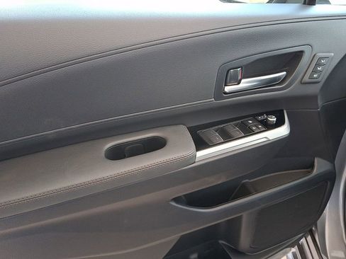 New 2026 Toyota Sienna Platinum image 7