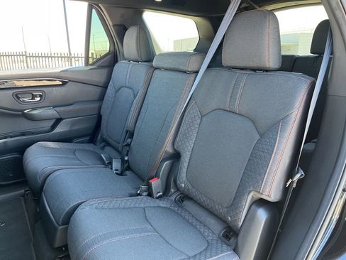 Certified 2025 Honda Pilot Sport image 25