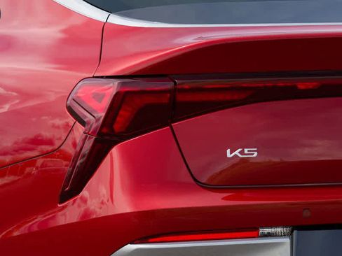 New 2025 Kia K5 LXS image 11