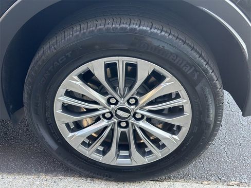 Used 2025 Cadillac XT4 Premium Luxury image 20