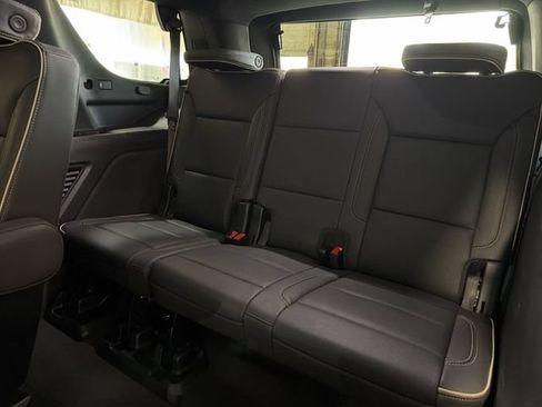 Used 2024 GMC Yukon SLT w/ SLT Luxury Package AWD/4WD image 24