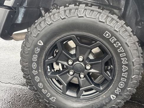 Used 2023 Jeep Wrangler Unlimited w/ Cold Weather Group image 10