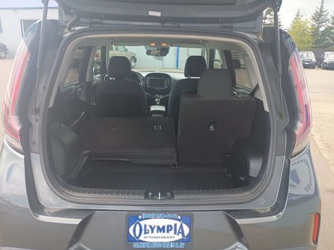 Used 2024 Kia Soul LX w/ Option Group 015 FWD image 11