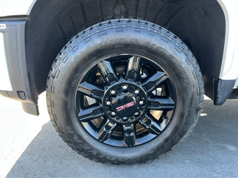 Used 2025 GMC Sierra 3500 AT4 w/ AT4 Premium Plus Package image 13