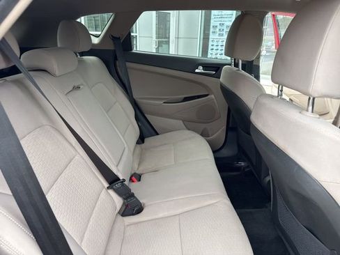 Used 2021 Hyundai Tucson SE image 29