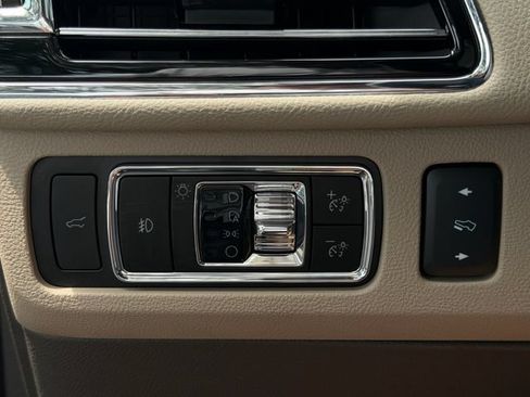 Used 2024 Lincoln Navigator L Reserve AWD/4WD image 23