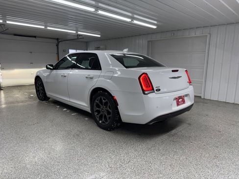 Used 2018 Chrysler 300 S w/ 300S Premium Group image 4