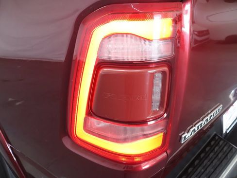 Used 2019 RAM 1500 Laramie AWD/4WD image 31
