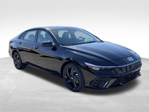 New 2026 Hyundai Elantra Sport FWD image 7
