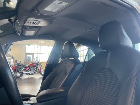 Used 2023 Toyota Camry SE image 33