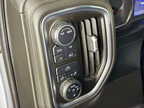 Used 2022 Chevrolet Silverado 1500 LT w/ Convenience Package II AWD/4WD image 10