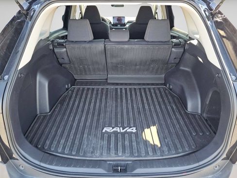 Used 2025 Toyota RAV4 LE AWD/4WD image 24