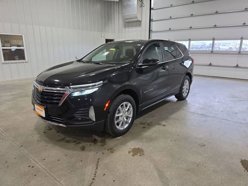Used 2023 Chevrolet Equinox LT AWD/4WD image 4