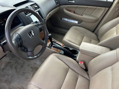 Used 2005 Honda Accord Hybrid Sedan image 10
