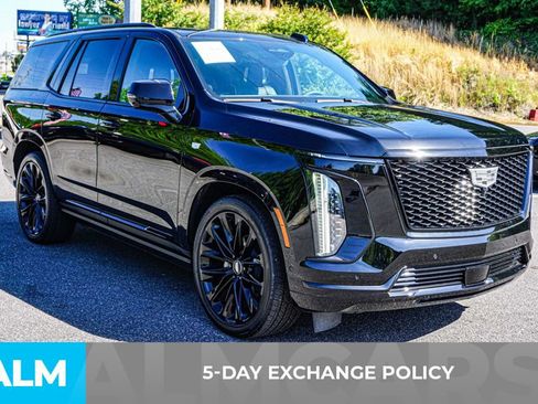 Used 2026 Cadillac Escalade Platinum Sport w/ LPO, ONYX Package AWD/4WD image 4