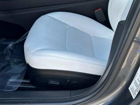 Used 2018 Tesla Model 3 Mid Range image 16