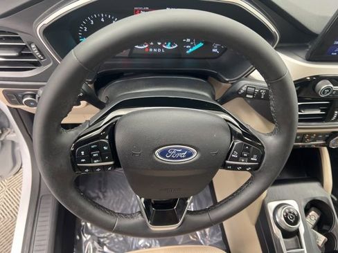 Used 2022 Ford Escape SEL image 21