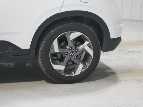 Used 2024 Hyundai Venue SEL image 26