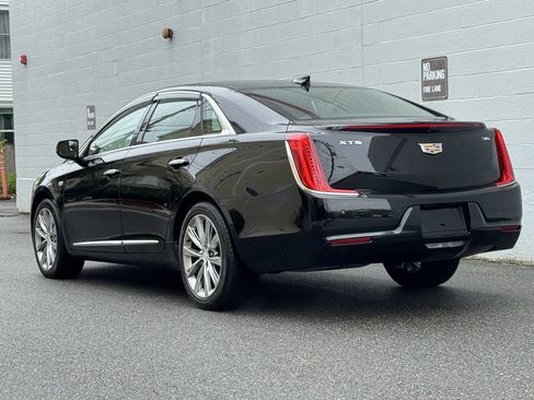 Used 2018 Cadillac XTS w/ Rear Seat Comfort Package image 7