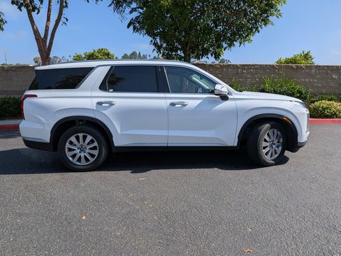 Certified 2025 Hyundai Palisade SEL FWD image 9
