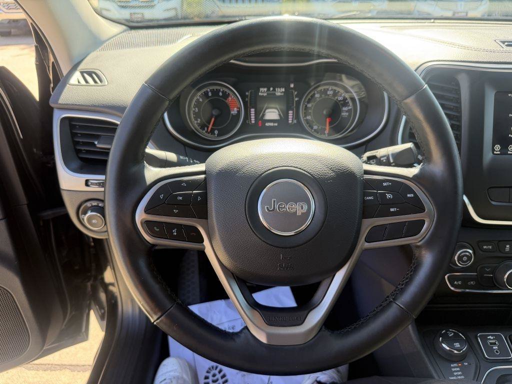 Used 2021 Jeep Cherokee Latitude Lux w/ Sun & Sound Group AWD/4WD image 12