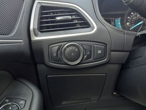 Used 2024 Ford Edge SEL image 23