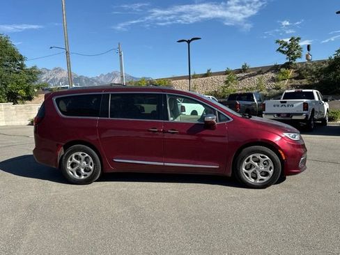 Used 2021 Chrysler Pacifica Limited w/ Premium & Safety Sphere Group AWD/4WD image 6
