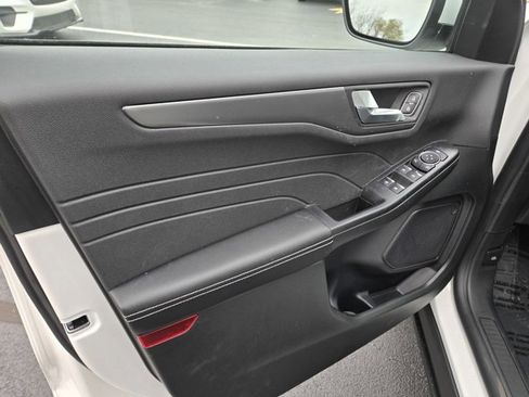 New 2026 Ford Escape SE image 23