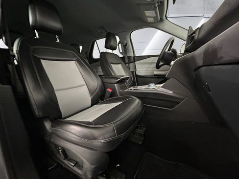 Used 2023 Ford Explorer XLT w/ Equipment Group 202A image 14