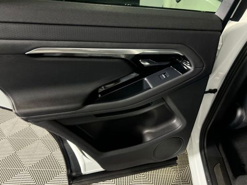 Used 2023 Land Rover Range Rover Evoque S image 28