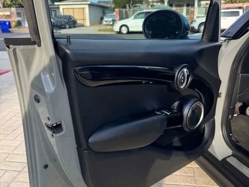Used 2015 MINI Cooper S image 16