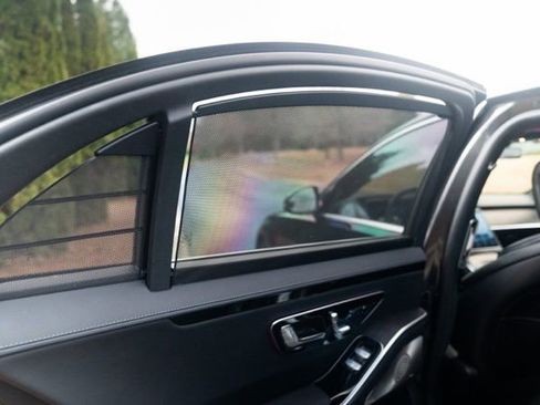 Used 2022 Mercedes-Benz S 500 4MATIC w/ AMG Line Package image 43