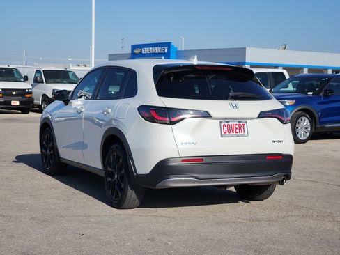 Used 2023 Honda HR-V Sport image 5