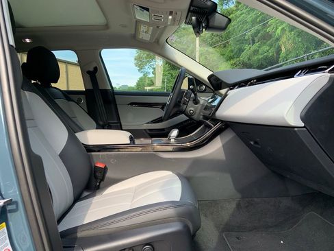 Used 2025 Land Rover Range Rover Evoque Dynamic SE image 18